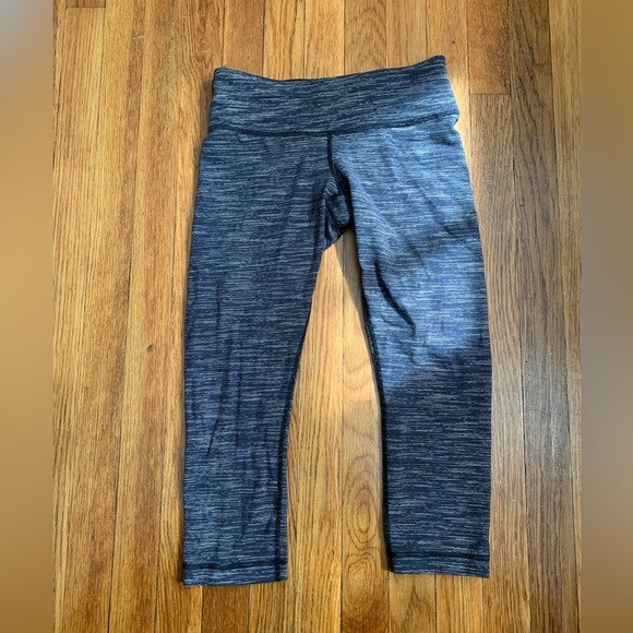 Lululemon Wunder Under Crop Leggings in gray size 6 - Picture 3 of 8